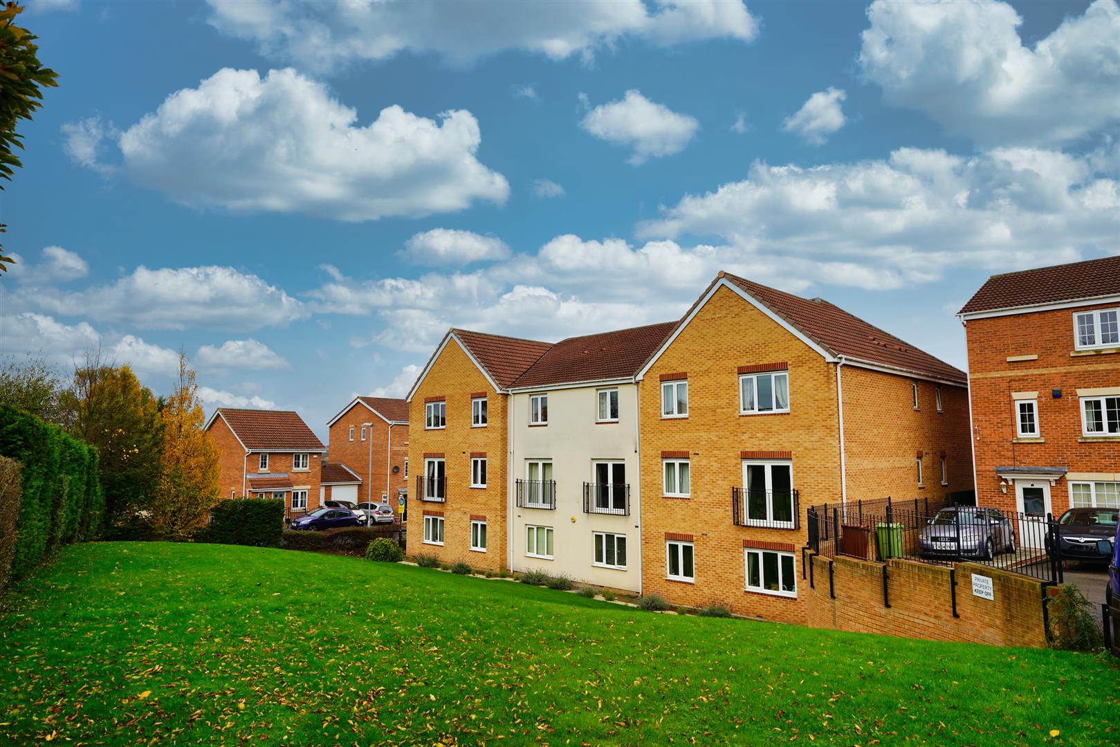 2 bedroom Flat/Apartment in Millers Croft, Castleford, WF10 Park Row